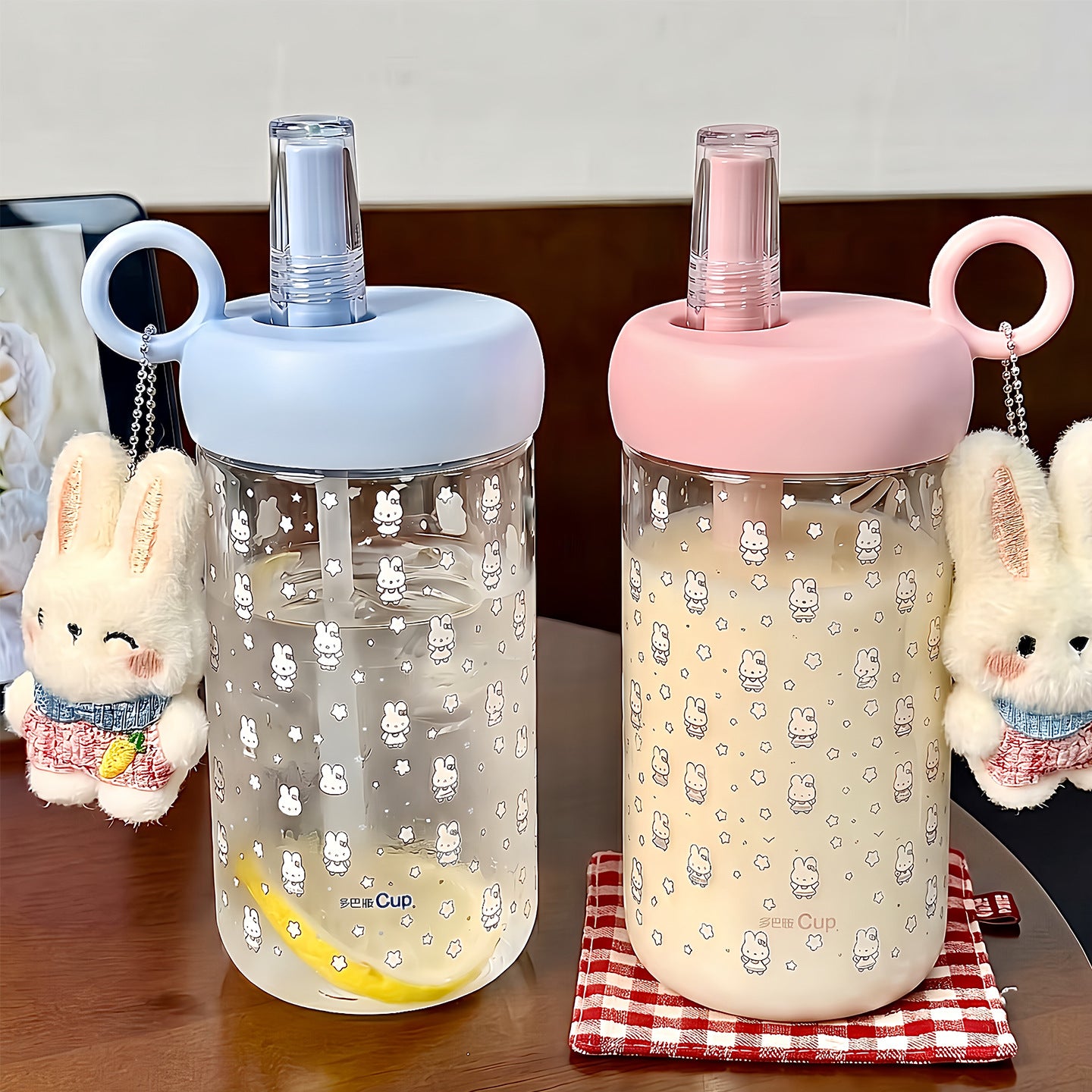 Damen Trinkflasche mit integriertem Fruchteinsatz und Silikondeckel Brehn