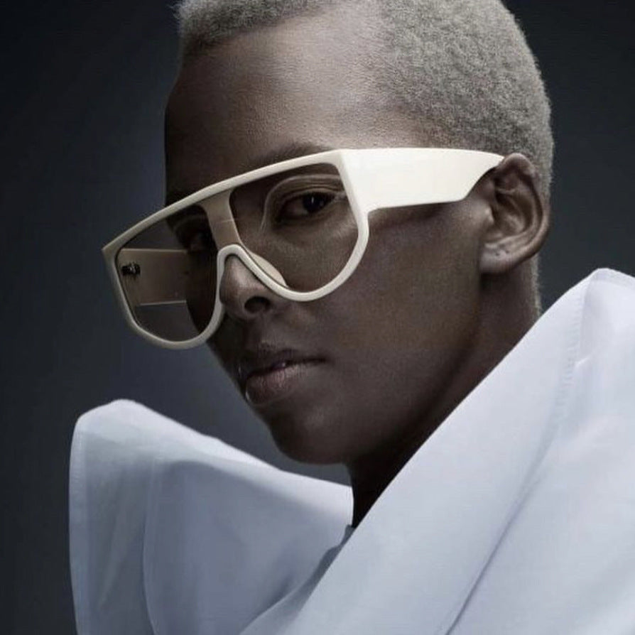 Damen modische Sonnenbrille mit extraterrestrischem Design Brehn