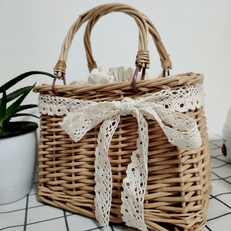 Damen Handtasche mit Perlenkette Brehn