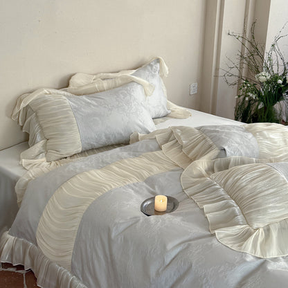 Luxuriöses Bettwäscheset mit Rüschen, Plissee und Jacquard-Satin
