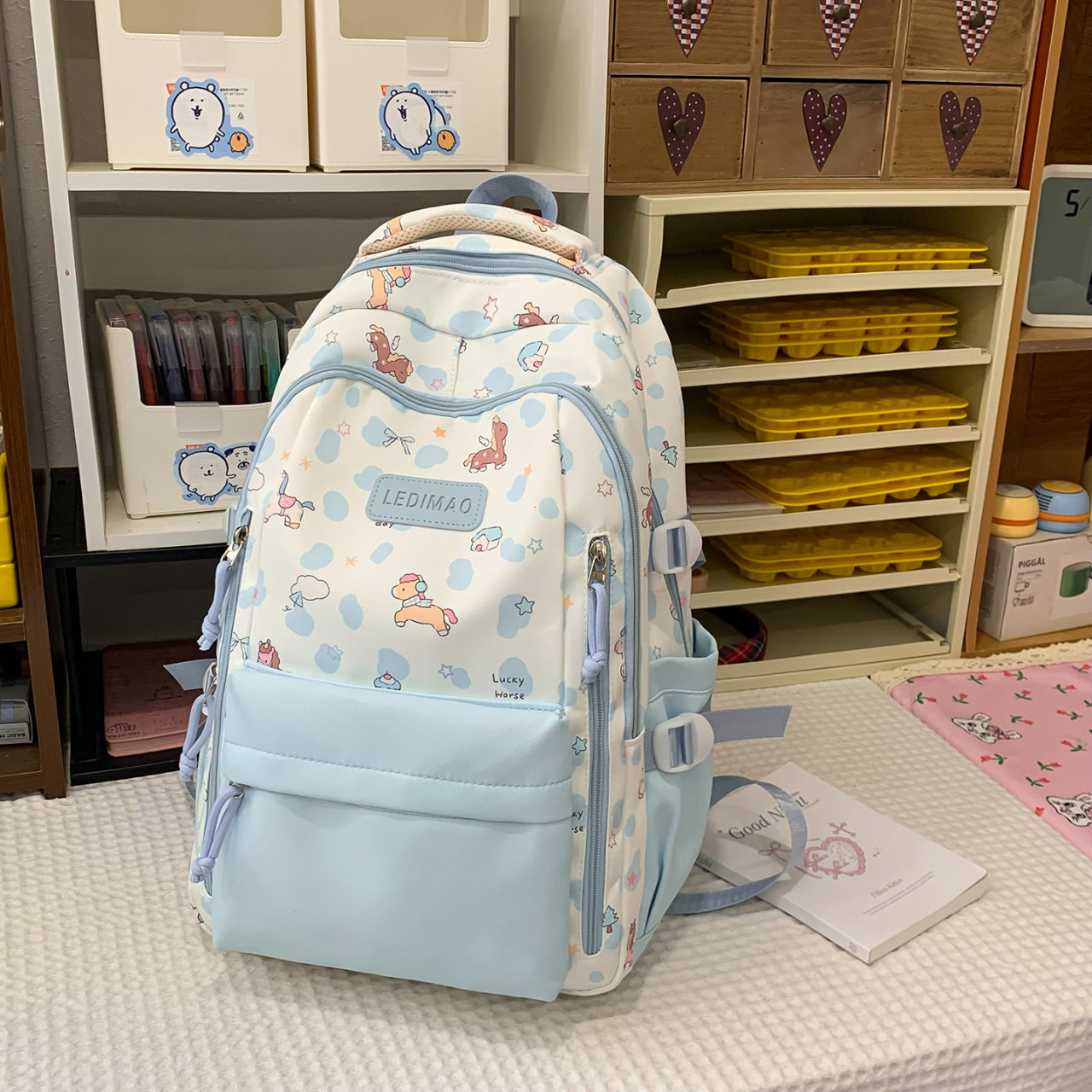Verspielter Tiergrafik-Rucksack