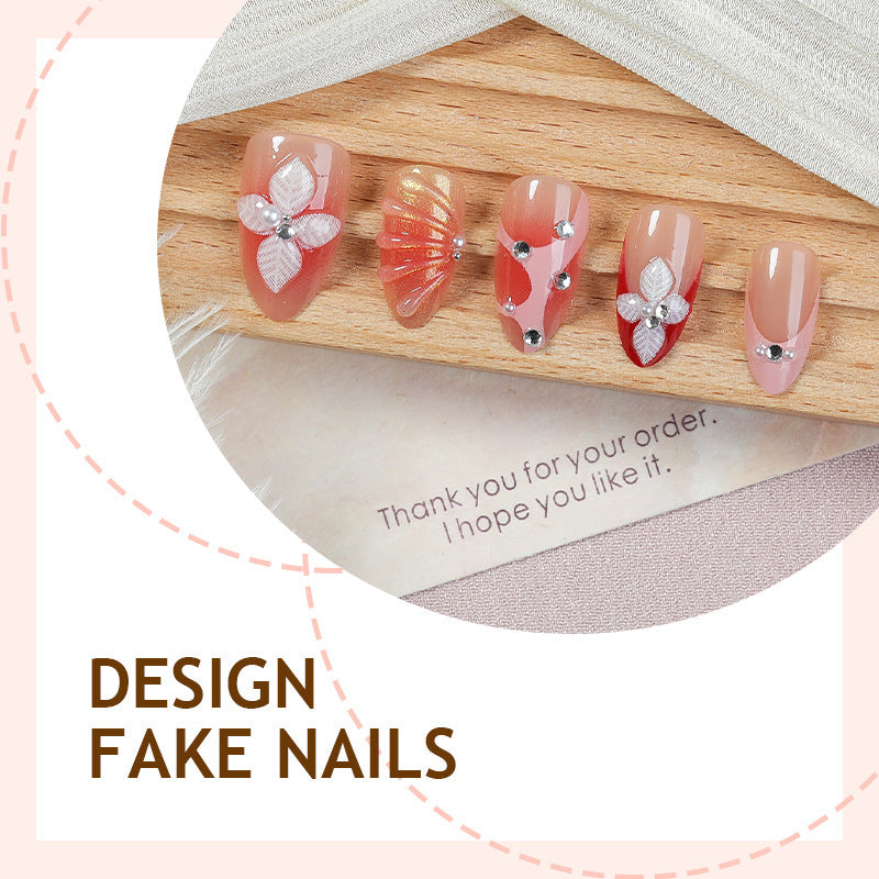 Kunstnagelset mit floralen Verzierungen Brehn