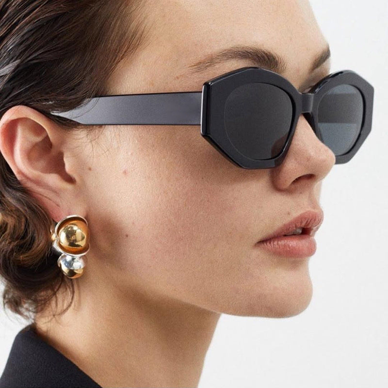 Damen geometrische Sonnenbrille mit trendigem, transparentem Rahmen Brehn