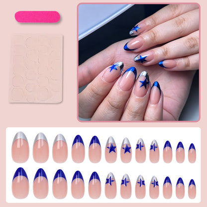 Kunstnagelset mit modischen Sternen- und Glitzereffekten Brehn