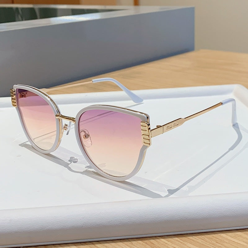 Damen Cat-Eye Sonnenbrille mit eleganten akzentuierten Gläsern Brehn