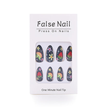 Kreative Nagelkunst Brehn