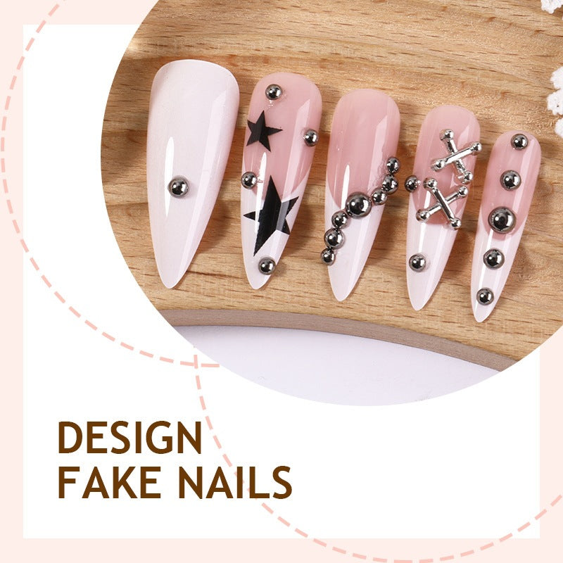 Kunstnagelset mit stylischen Sternen- und Glitzerakzenten Brehn
