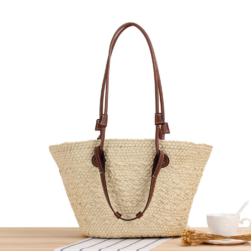 Strandtasche Aus Handgearbeitetem Naturmaterial mit Robustem Ledergriff Brehn