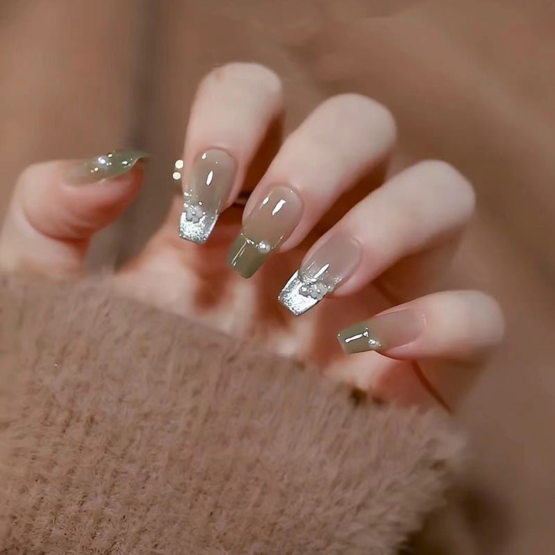 kunstvolle Nagelspitzen Brehn