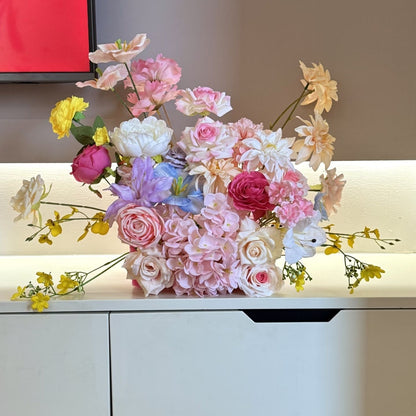 Lebendige künstliche Blumen-Mittelstück-Anordnung