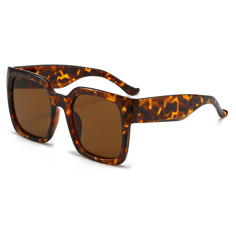 Damen quadratische Sonnenbrille mit stylischem Transparentrahmen und sanften Farbverlauf Brehn
