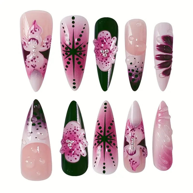 Künstlerische Blumen-Stiletto-Nagelverlängerungen Brehn