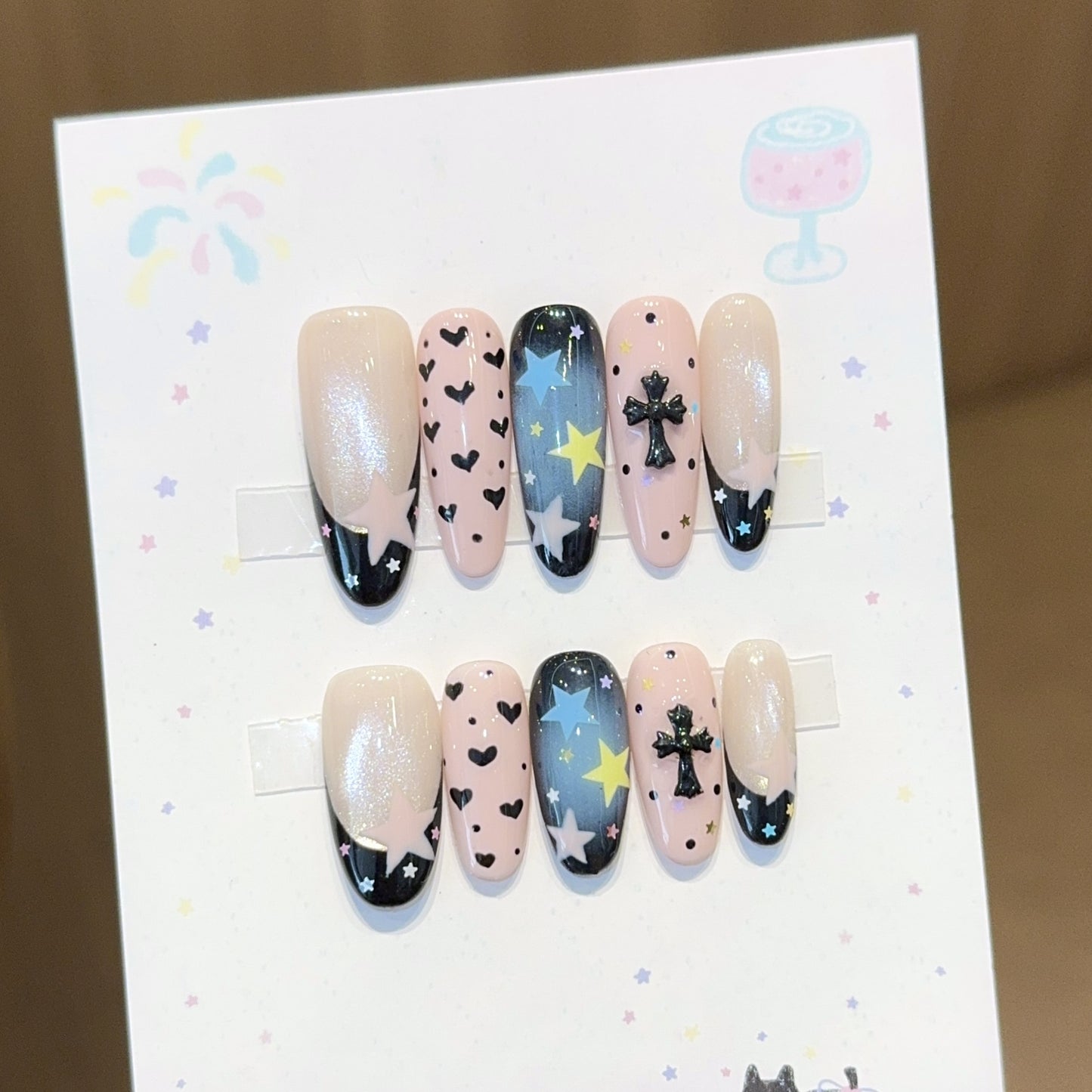 Künstliche Nagelspitzen mit Verspielten Sternen- und Herzmotiven Brehn