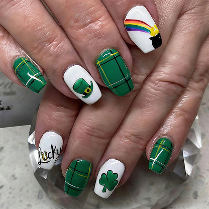 Kunstnagelset mit keltischen Motiven Brehn