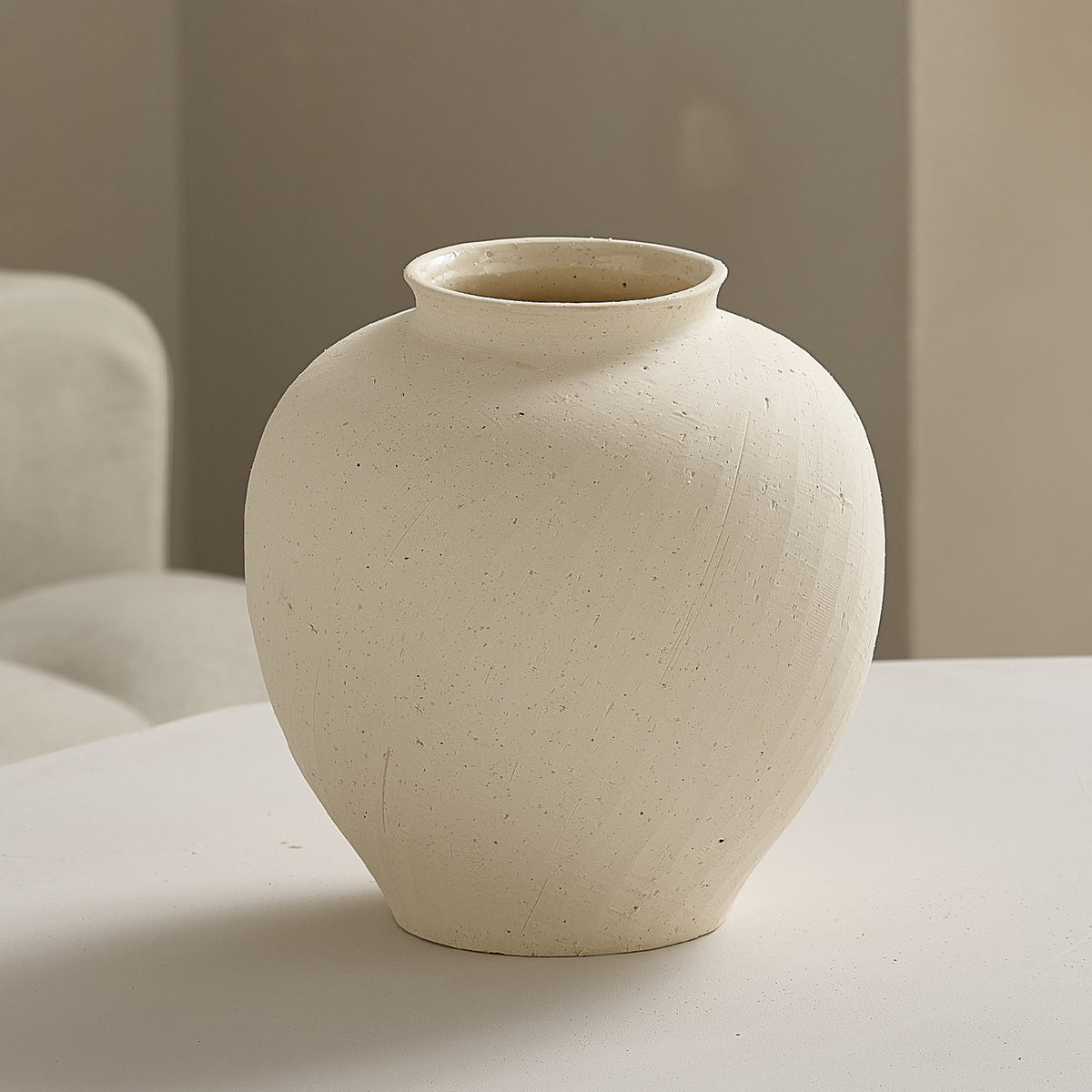 Elegante Keramikvase mit organischen Formen Brehn