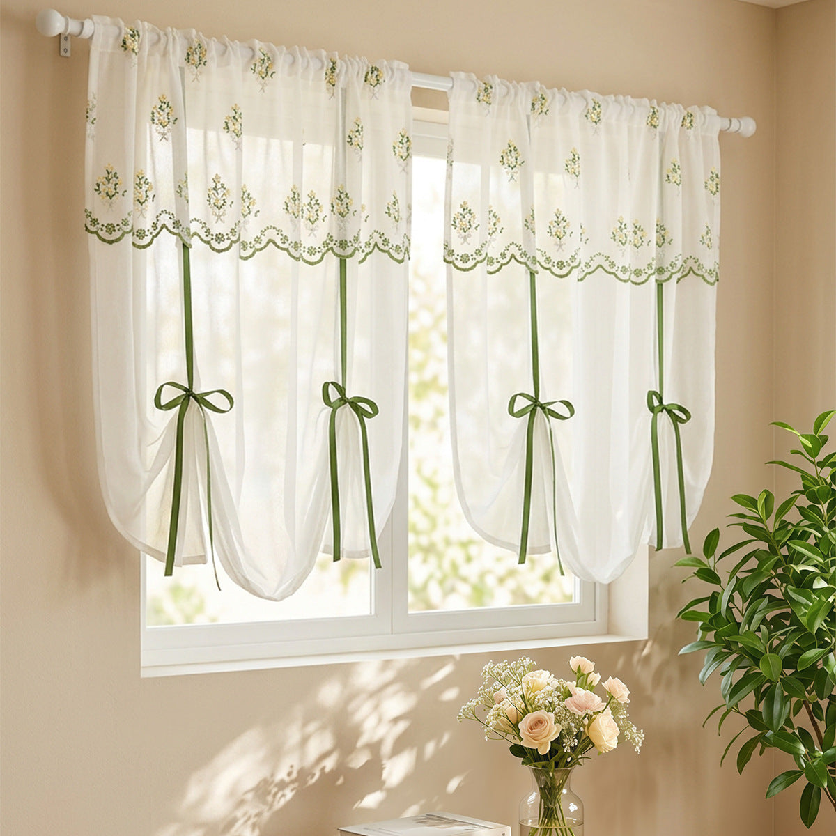 Floral bestickte Fensterbrüstung