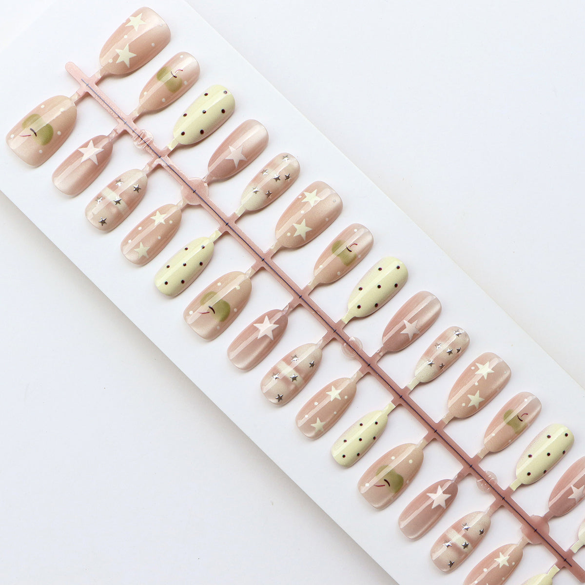 Kreatives Press-On Nagelkunstset