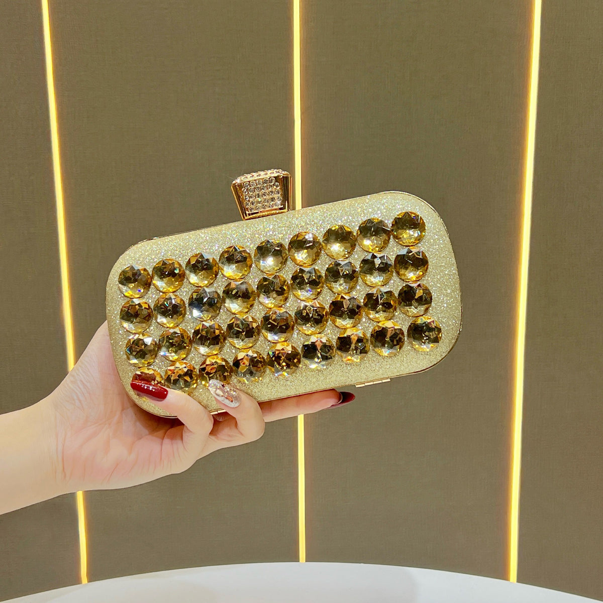 Edelstein-besetzte Clutch
