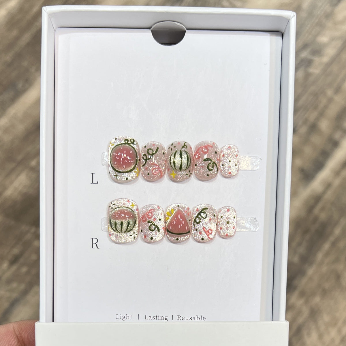 Künstlerisches Press-On-Nagelset mit Wassermelonen-Thema Brehn