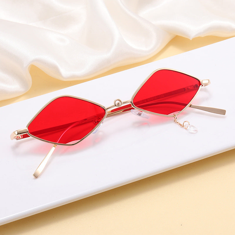 Damen modische Sonnenbrille mit facettiertem Rahmen Brehn