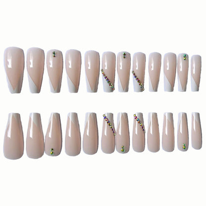 Elegantes Stiletto-Nagelkunst-Kit mit Strass-Akzenten