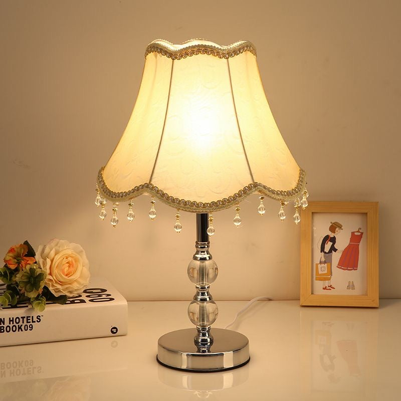 Kristall-besetzte Tischlampe