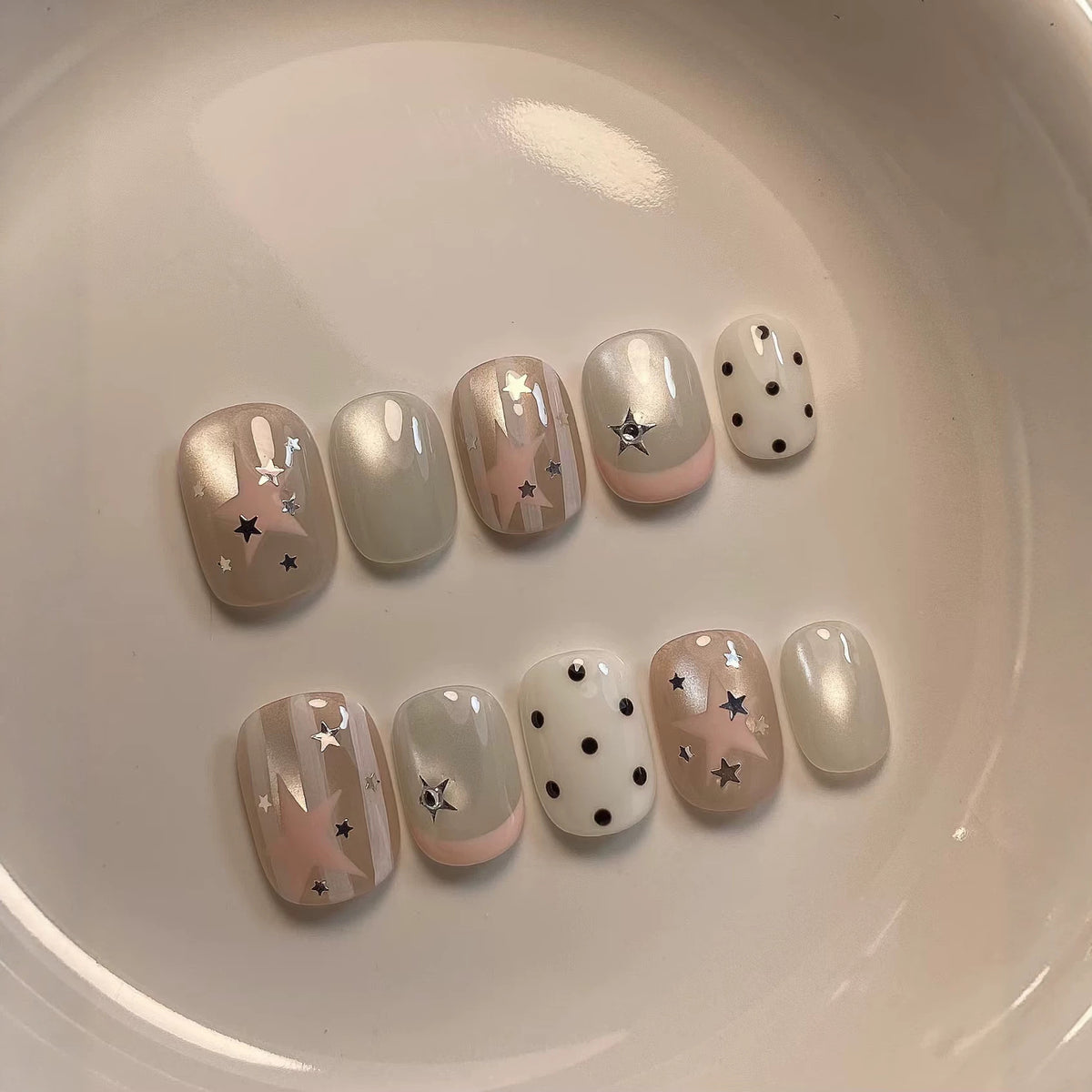 Dekoratives Stern-Themen Press-On Nagelset