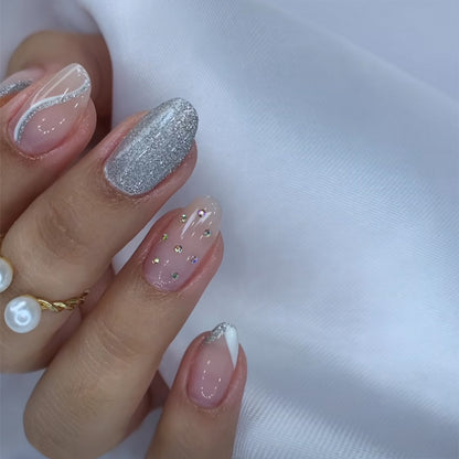 Elegante Stiletto Press-On Nagelkunst mit Strass-Akzenten Brehn