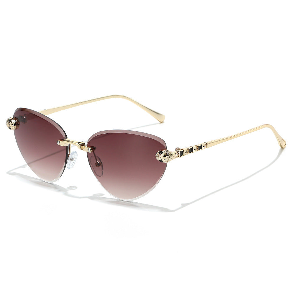 Designer Cat-Eye Sonnenbrille mit dekorativen Akzenten Brehn