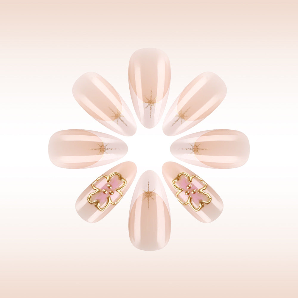 Elegante florale Gel-Nagelkunst Brehn