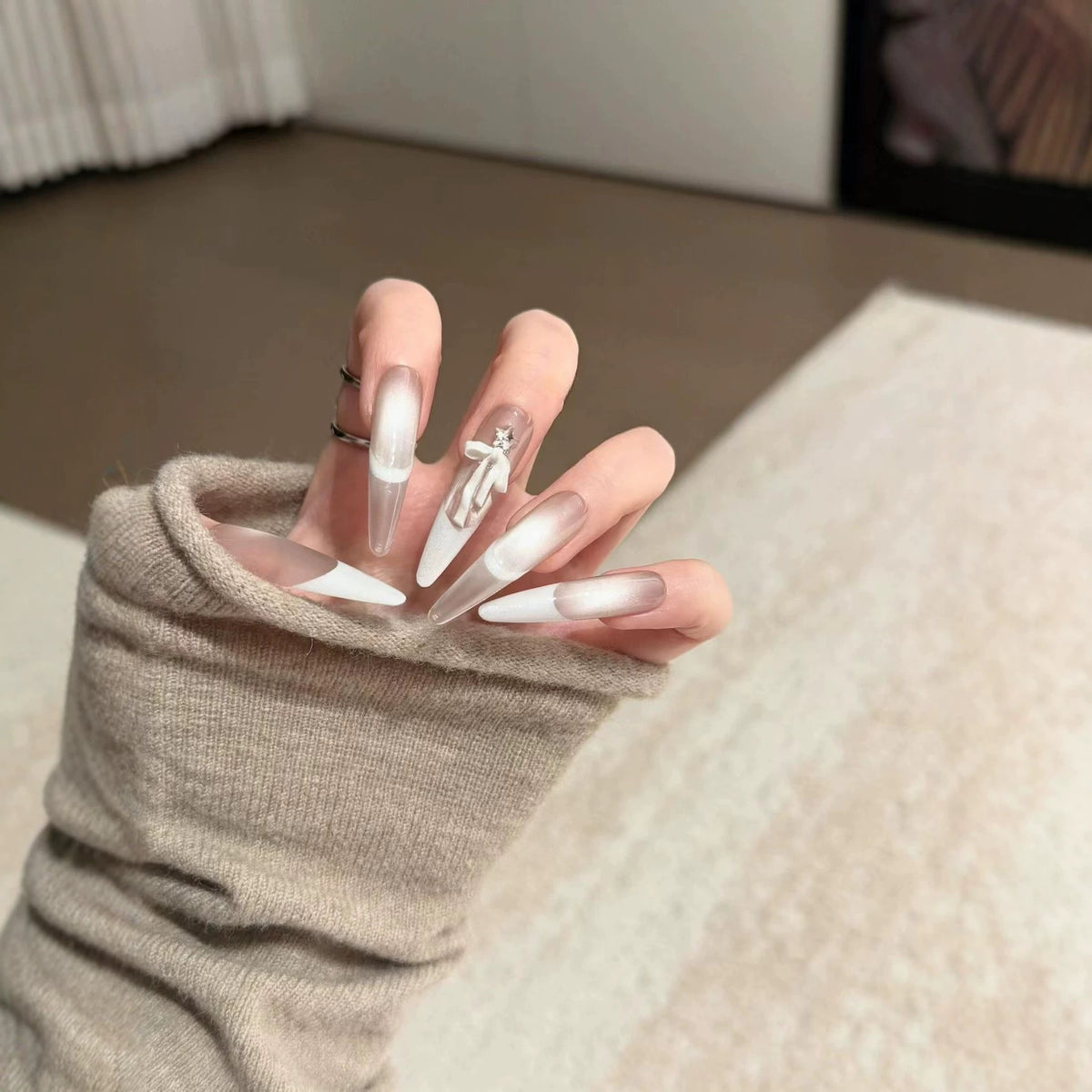 Elegante Lange Stiletto Press-On Nagelerweiterungen
