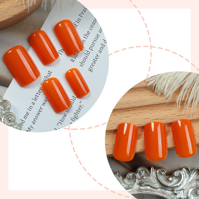 Kunstnagelset mit auffälliger, glänzender Oberfläche Brehn