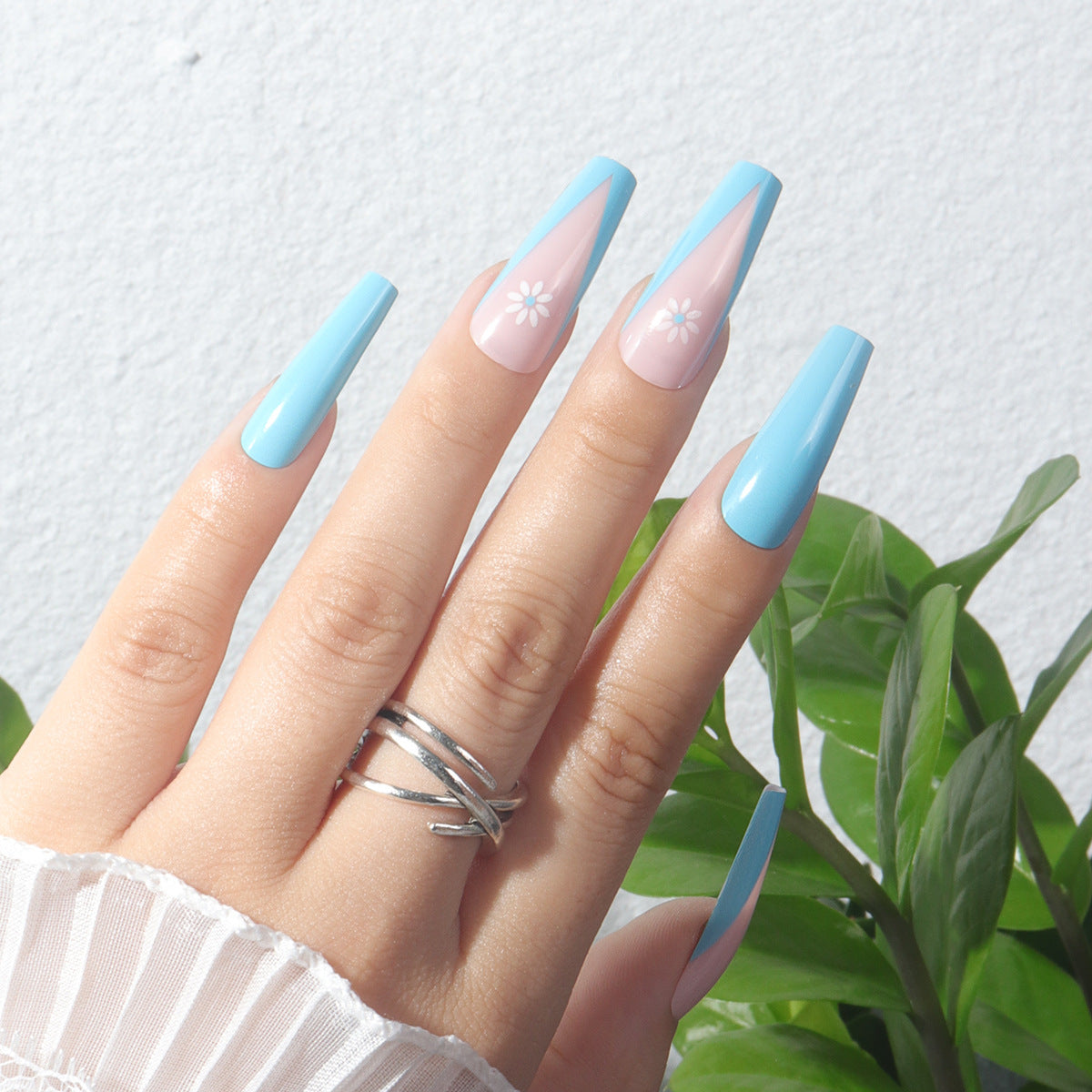 Stilvolles Langes Stiletto-Nageldesign Brehn