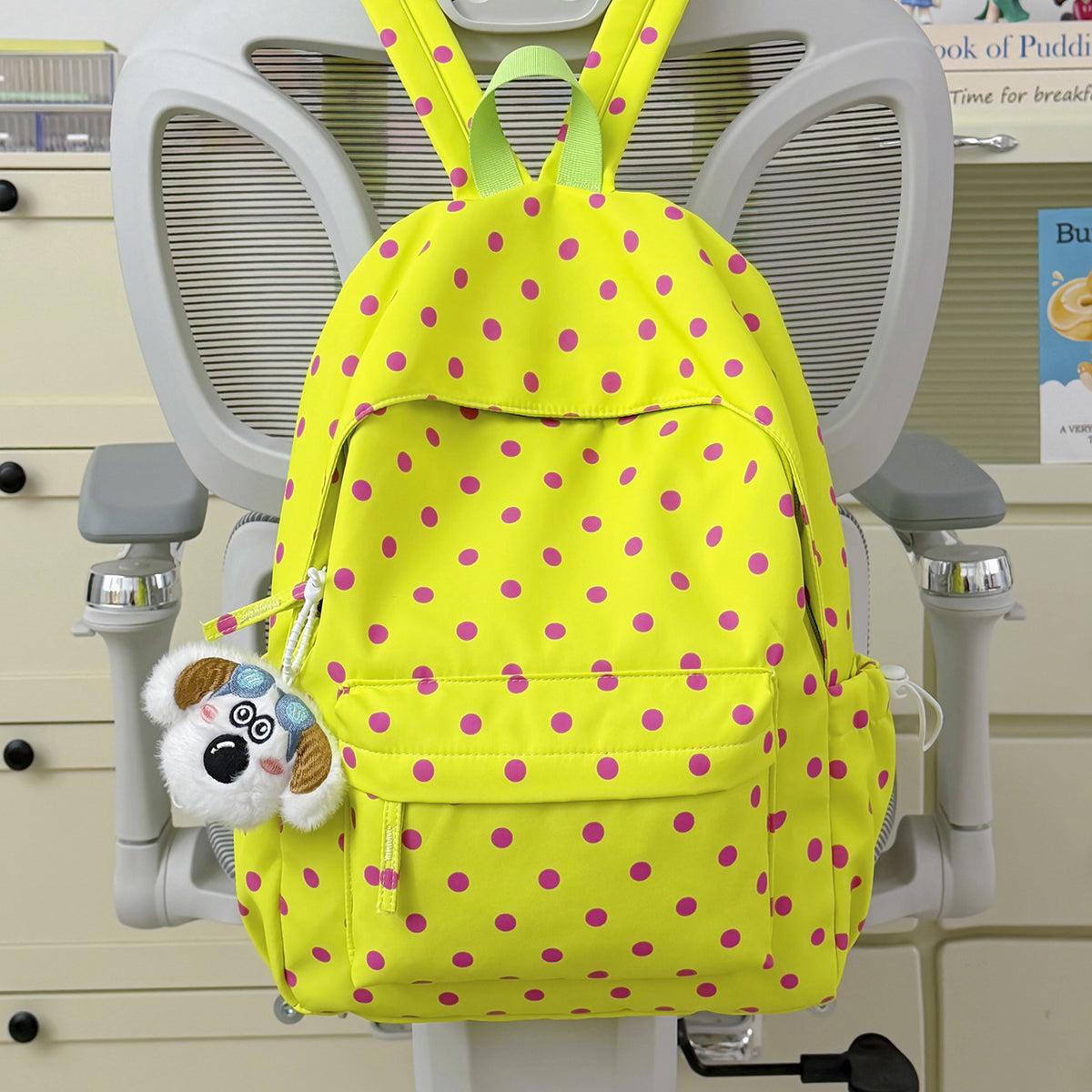 Verspielt gepunkteter Rucksack