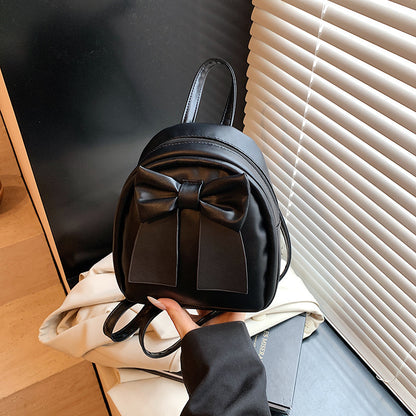 Bogenakzentierter Faux-Leder Mini-Rucksack