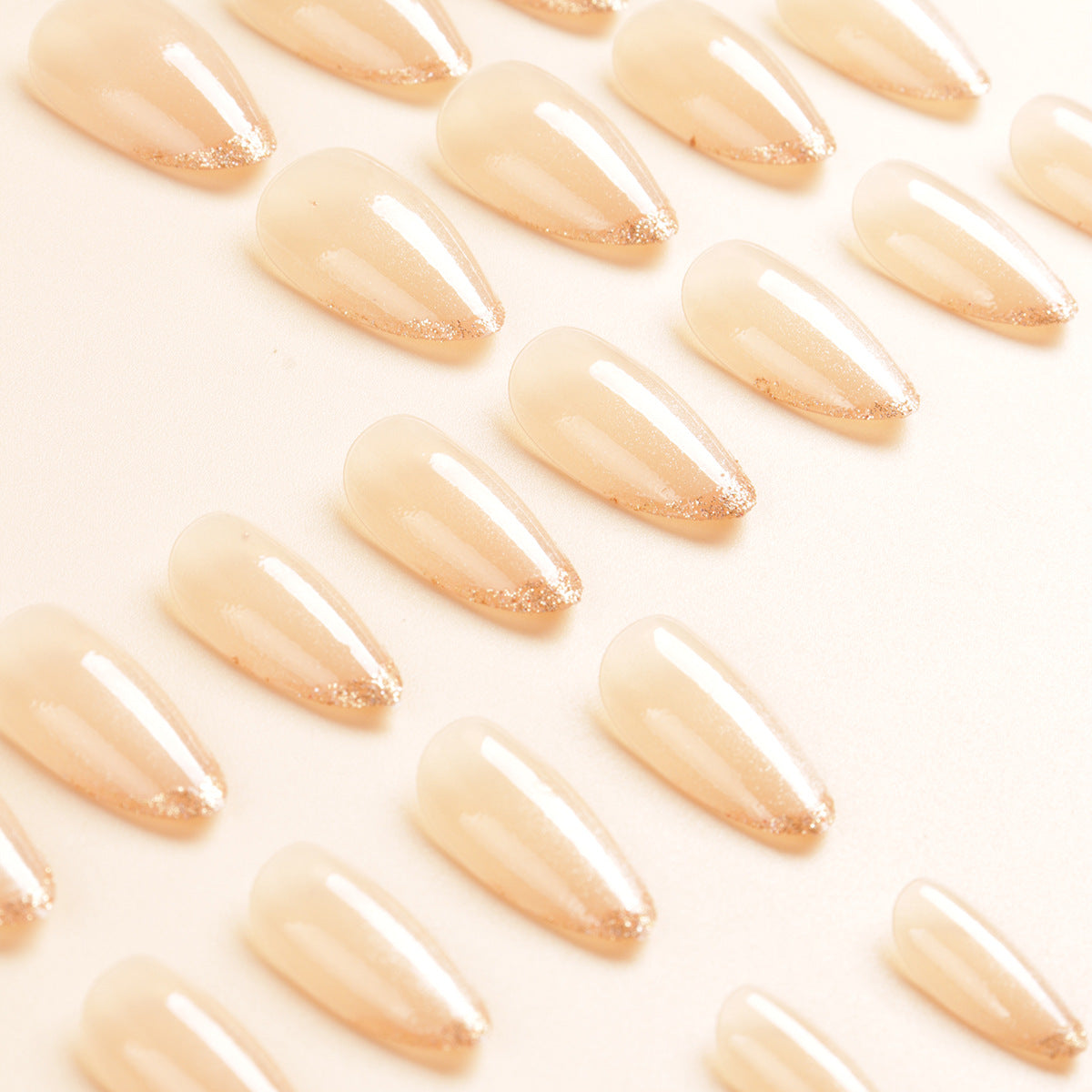 Elegante Ombre Glitzer Nagelspitzen Brehn