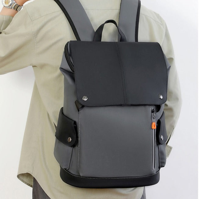 Moderner Rucksack mit Mehreren Fächern und Anpassbarem Design Brehn