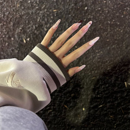 Zeitgenössische Kunst Nagelverlängerungen