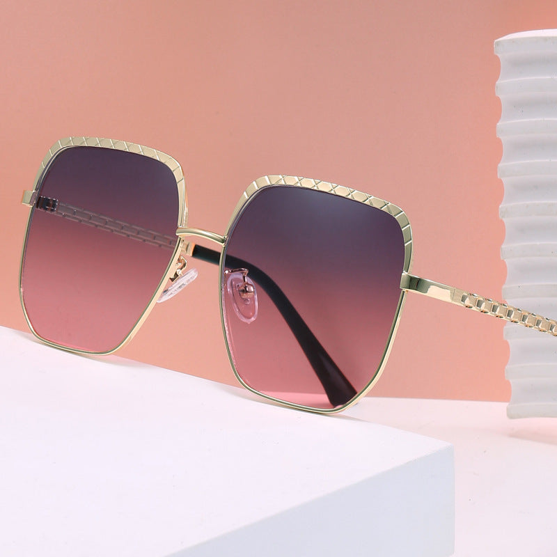 Damen modische Sonnenbrille mit quadratischem Rahmen und stilvollen Details Brehn