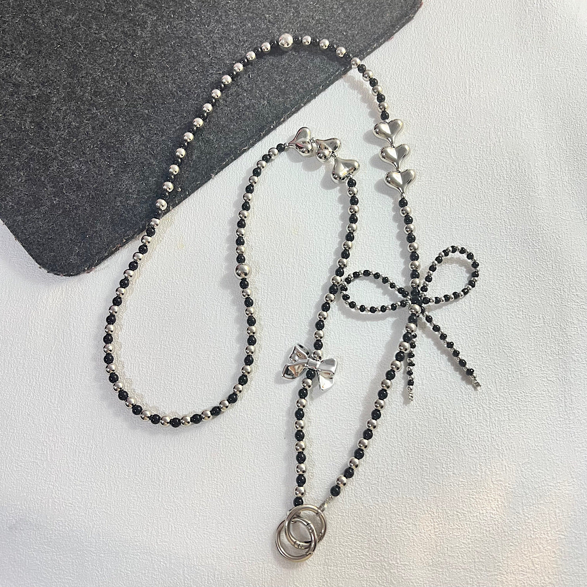 Elegante Perlen- und Silberkette Brehn