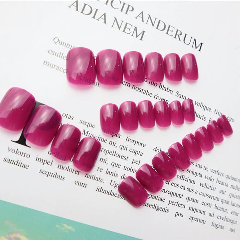 Glänzendes Press-On-Nagelset mit funkelndem Finish Brehn
