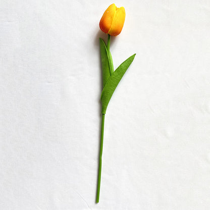 Realistischer Falscher Tulpenstängel