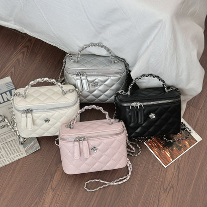 Gepolsterte Kettenriemen-Handtasche