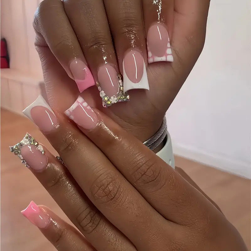 Glamouröse mit Strass verzierte Nagelkunst Brehn
