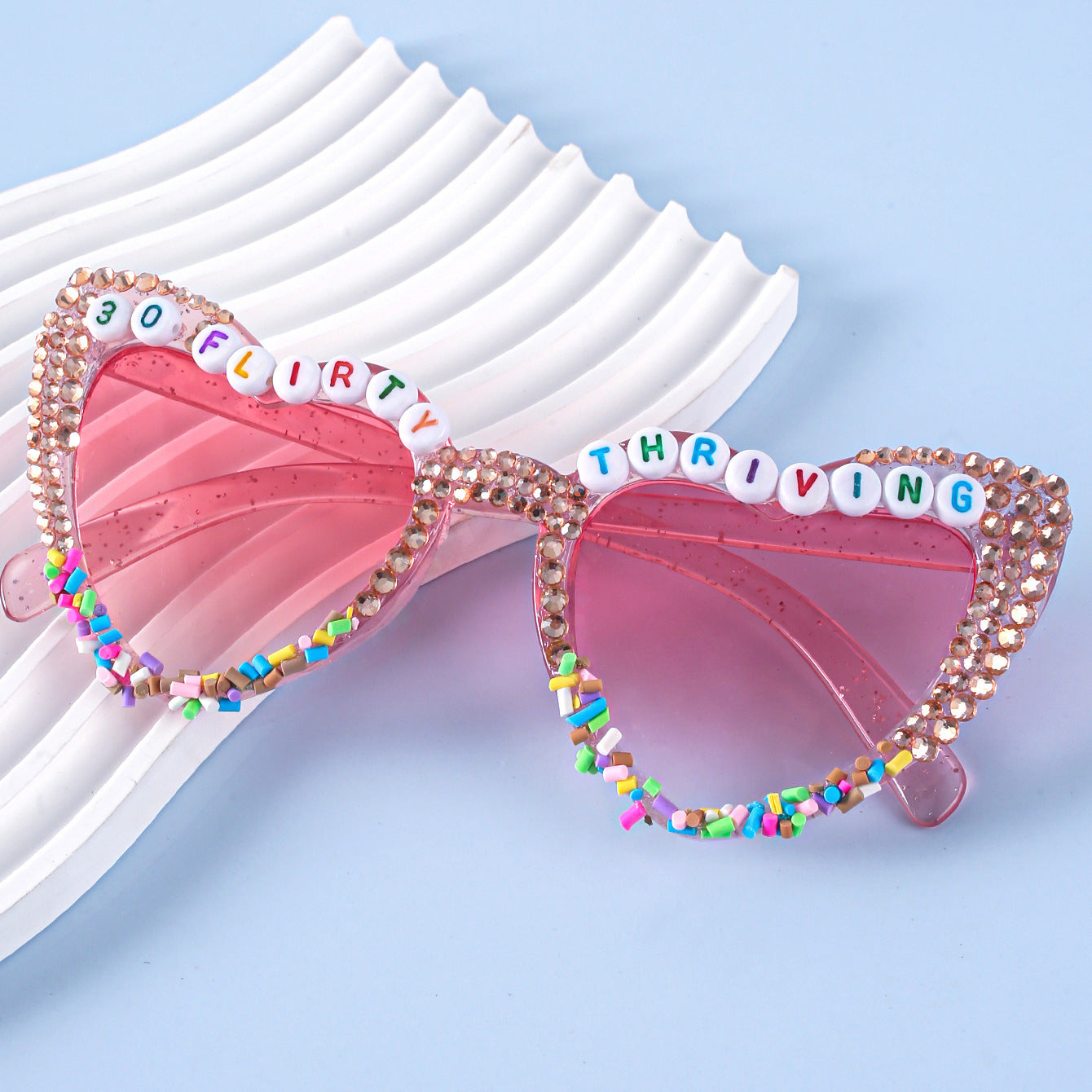 Damen Herzförmige Sonnenbrille mit außergewöhnlichem Dekor Brehn