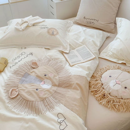 Kuscheliges Kinderbettwäsche-Set mit verspielter Löwenapplikation aus Baumwolle