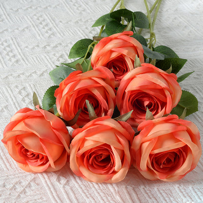 Dekorative Seidenrose Akzent