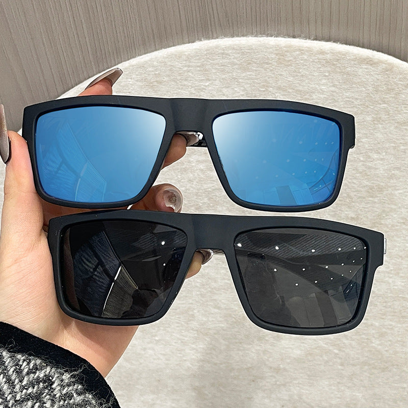 Damen modische Sonnenbrille im geometrischen Design Brehn