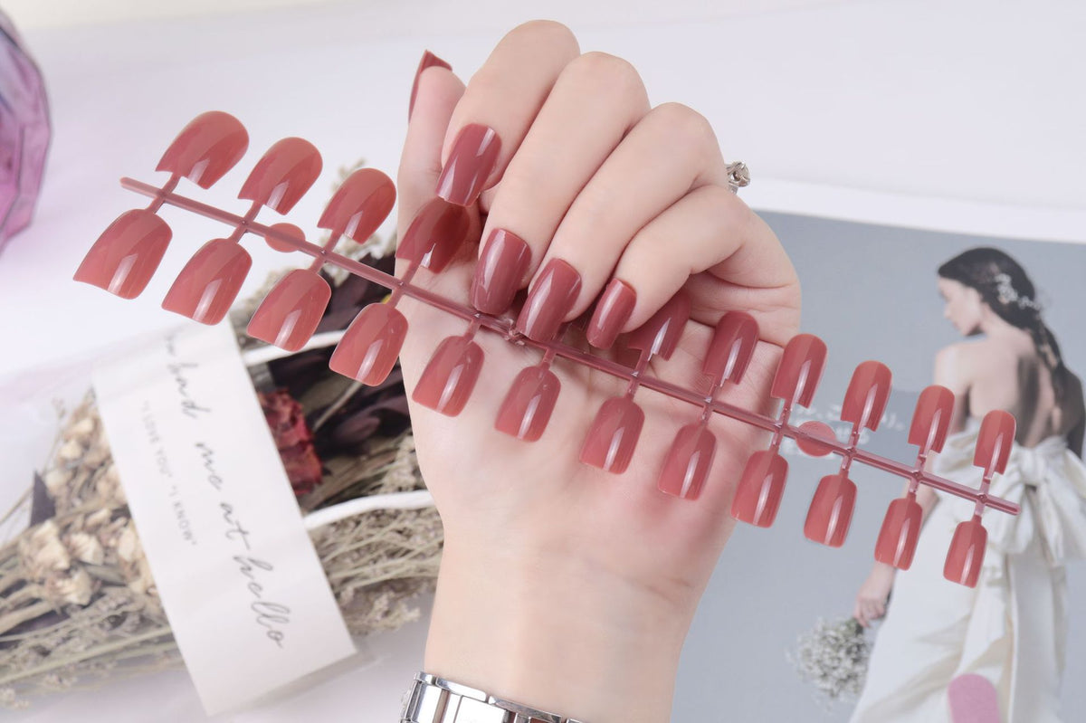 Natürliche glänzende Press-On-Nagelspitzen Brehn
