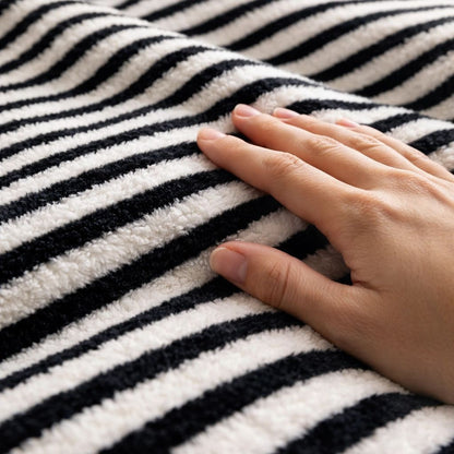 Damen Gemütliche Kuscheldecke mit Streifenmuster Brehn